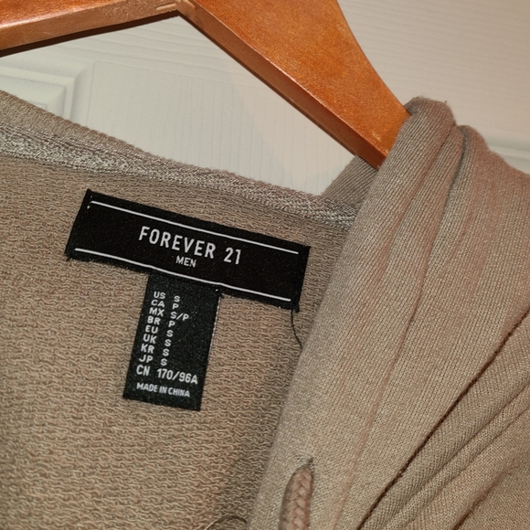 Cropped Forever 21 distressed hoodie - Picture 2 of 3